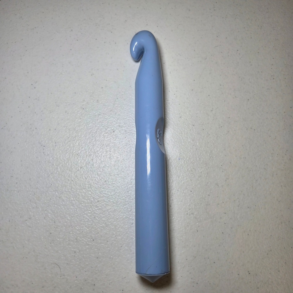Boye T30 30mm Large Crochet Hook Blue Plastic Jumbo Ergonomic 10 Inch